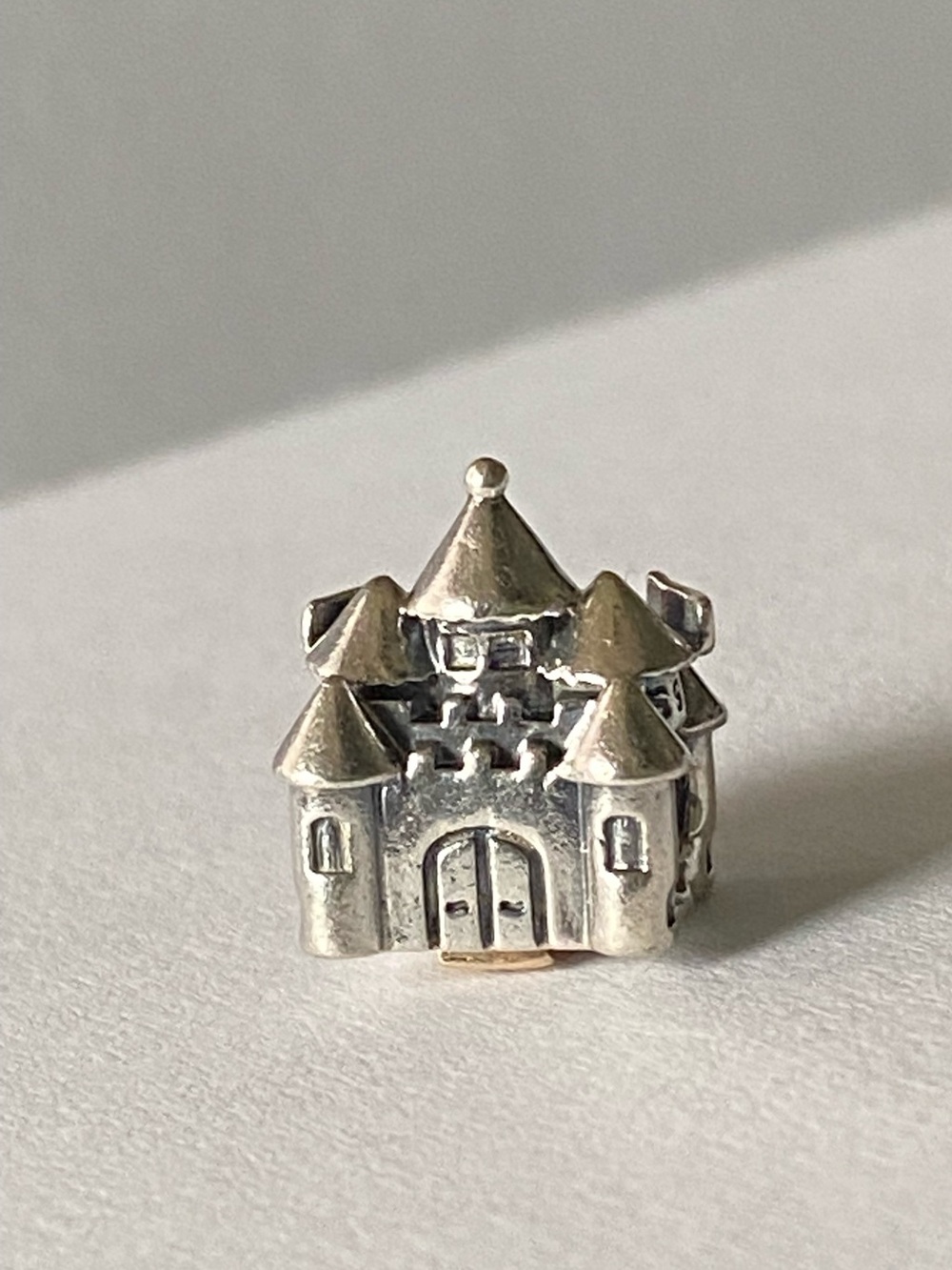 Pandora Happily Ever After Castle Charm